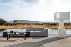 OUTFLEXX Sam Corner Loungeset, Sooty/lead Chine, Alu/Sunbrella, 5-6 Personen, Inkl. 1x Beistelltisch, 2x Loungetisch 21 OUTFLEXX Sam Corner Loungeset, Sooty/lead Chine, Alu/Sunbrella, 5-6 Personen, Inkl. 1x Beistelltisch, 2x Loungetisch -Kettler Verkaufsgeschäft 21845 6.jpg