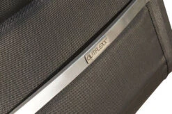 OUTFLEXX Esstischgarnitur, Silber/schwarz, Edelstahl/Granit/Textil, 200x100 Cm, 4 Freischwinger, 2 Multipos, Padded, Armlehnen Aus FSC-Teak 18 OUTFLEXX Esstischgarnitur, Silber/schwarz, Edelstahl/Granit/Textil, 200x100 Cm, 4 Freischwinger, 2 Multipos, Padded, Armlehnen Aus FSC-Teak -Kettler Verkaufsgeschäft 22784 09.jpg