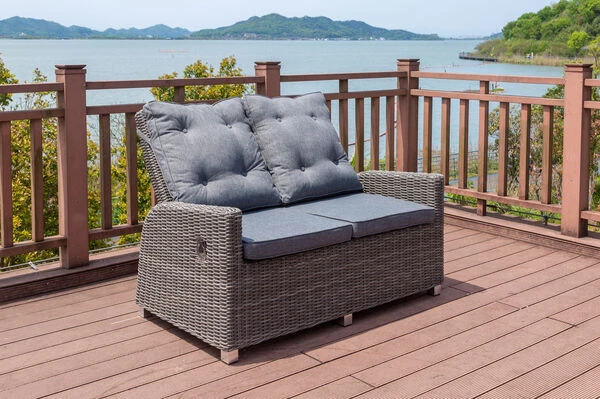 OUTFLEXX Sitzgruppe, Grau, Polyrattan, Tisch 200x95cm, Spraystone, 6mm, 2-Sitzer + 2 Sessel + Hocker 3 OUTFLEXX Sitzgruppe, Grau, Polyrattan, Tisch 200x95cm, Spraystone, 6mm, 2-Sitzer + 2 Sessel + Hocker – Bild 3