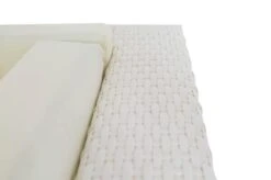 OUTFLEXX Loungemöbel-Set, Weiß, Polyrattan, 6 Personen, Wasserfeste Kissenbox, Inkl. Kaffeetisch 12 OUTFLEXX Loungemöbel-Set, Weiß, Polyrattan, 6 Personen, Wasserfeste Kissenbox, Inkl. Kaffeetisch -Kettler Verkaufsgeschäft 6 18231 BOX B.jpg