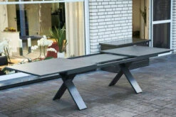 HARTMAN Sondermodell Xanadu / Aruba Sitzgruppe, Xerix/anthrazit, Alu/Glaskeramik, 10 Stapelsessel, 220/280x100cm -Kettler Verkaufsgeschäft 6 21138.jpg